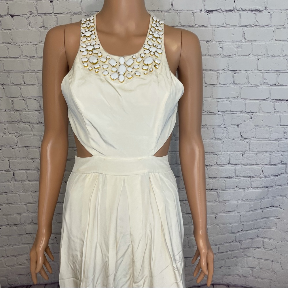 BCBG White Ball Gown w/ statement jewelry & open side slits size 2
